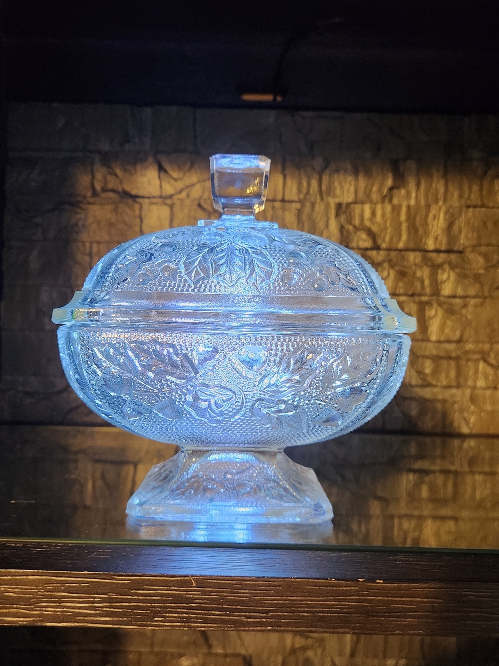 Vintage Jeannette Glass Acorn And Oak Leaf Square Candy Dish W/ Lid - Picture 16 of 16